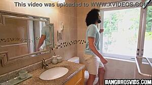 Follando a hermanastra afuera en acción salvaje