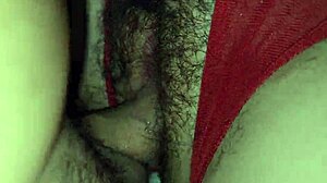 내 의붓아들 작은 18+ 자지가 크림 같은 엉망 만들어... 앗!