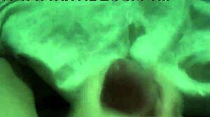 Young gay novinho masturbates in casual punheta session.