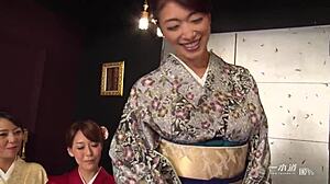 Japonská kráska září v divoké skupinovce