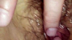 i love how this asian amateur cums from finger fucking her wet pussy, so wet and hot 😍