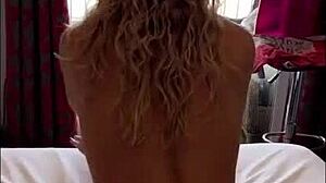 MILF FLASHING NUDE OUTDOOR BLOWJOB IN PUBLIC