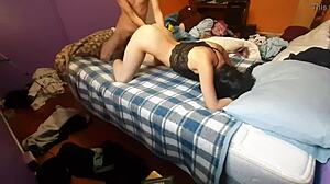 Vaihdetaan suuseksiä vuorotellen ennen rikasta anaalia, voi luoja niin hyvä