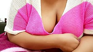 Indian Sexy Lady Reveals Her Boobs Teasingly