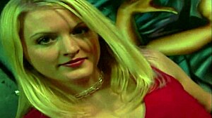 Horny teen fucks muscular bodybuilder