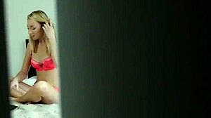 少女荡妇骑乘POV，射脸高潮