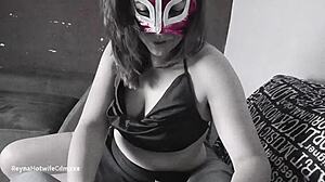 Doble sesión cornuda después de coger con su amigo dotado mi esposa reyna se la chupa y es penetrada por mi amigo