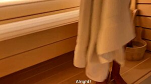 Sesso rischioso in sauna con uno sconosciuto è stato selvaggio