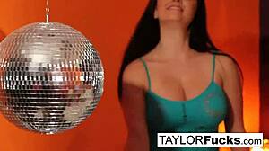 Hot 70s Sluts Finger Cunts!