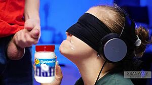 Ma meilleure amie m'a piégée dans un jeu de goût mais m'a donné du sperme - xsanyany