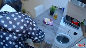 Hijastro se folla a madrastra tras traición en fiesta, ¡qué fuerte! 😳