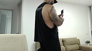 Iza scene sa vrućom latinskom tinejdžerkom creampie