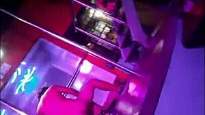 i dance at night club ecuador