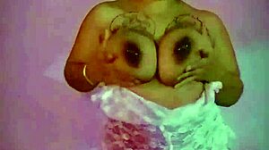 playing with dildo and vibrator! double penetration!