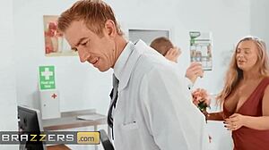 Kiki Daniels får het behandling för kalla fötter på sjukhuset