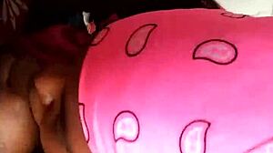 Fată mare îmi suge pula pasional