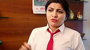 धोखेबाज़ पड़ोसी शॉर्ट मूवी में इंटेंस एक्शन, चुदाई ड्रामा