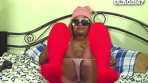 Queen roxy intensely sucks and fucks dildo