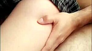 라티나 틴 18+이 학교 후 집에서 크리미한 보지 드릴 당해