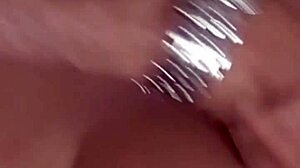 POV striptiz yoğun ıslak oral sekse dönüşüyor