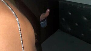 Novinha knepper med 2 på gynge så på gaden med kukold