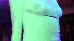 salimos de fiesta luego le meto toda la mano en la vagina y la follo más de nosotros juanlatino4