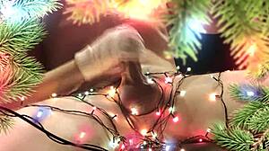 my neighbor gave christmas present with hands mouth 😘