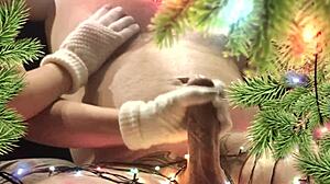 my neighbor gave christmas present with hands mouth 😘