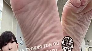 office feet fetish got me hooked! 🦶