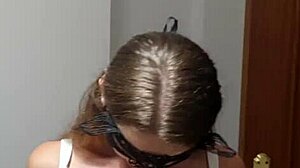 Примерка тесного боди из кружев и сексуального платья.