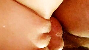 شابة شرموطة تتناك جامد وتمص عميق