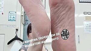 office feet fetish got me hooked! 🦶