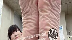 office feet fetish got me hooked! 🦶