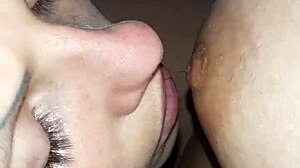 Jedem sočnu, neobrijanu pičku moje polusestre