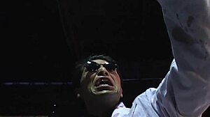 ステップシスターに誕生日おめでとうと言った。そしてPOVマッサージセックスで彼女の狭いパイに精液を満たした