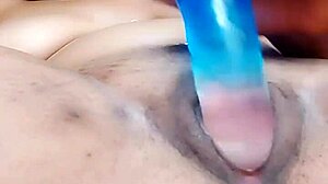 katy katie explores her body with toys and squirts everywhere 😏