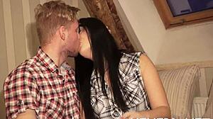 Faen, å knulle en nerdete tenåring føles så jævlig tight