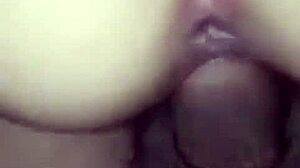 젊은 여자가 의붓아버지와 처녀 엉덩이 돈으로 교환