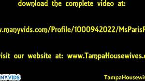 Bürosex über den Schreibtisch gebeugt, so heiß!