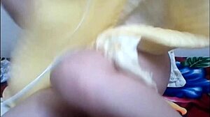 Linh's pussy itches again, she wants to fuck on webcam 😏