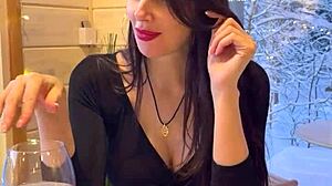 Горячая жена нагло изменяет с незнакомцем на свидании в ресторане