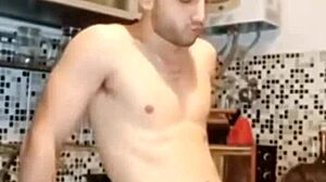 Plomero Destapa La Cañería With Big Cock