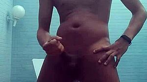 Garoto de programa magrinho neg�o pirocudo do rio de janeiro fazendo atendimento somente por chamada de v�deo whatsapp 021966326286 gozano muito v�deo completo no red