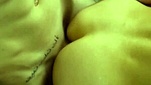 Nuevo gay delgado se dobla para polla monstruosa a perrito crudo tras mamada deepthroat del vecino