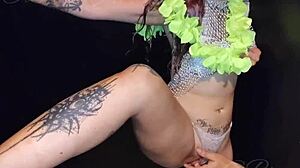 Dei meu pau pra argentina chupar no gloryhole completo no red