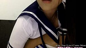 Stor røv skolepige 18+, jeg banker min dildo på live cam!