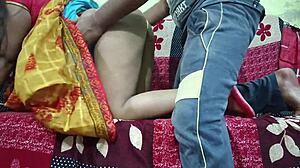 Indiska Bhabhi förför Devar hårt.