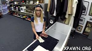 i'm showing my cunt and sucking skills in this amateur hardcore scene