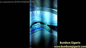 Me preparando para o amante na cabine de bronzeamento artificial