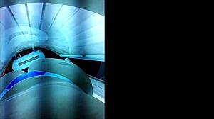 Me preparando para o amante na cabine de bronzeamento artificial